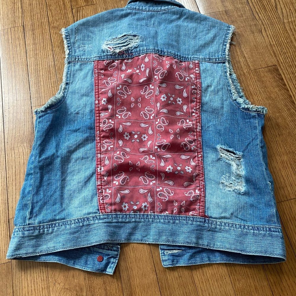 Bullhead Denim Vest Red Bandana Back Distressed Raw Hem Western boho Y2k grunge